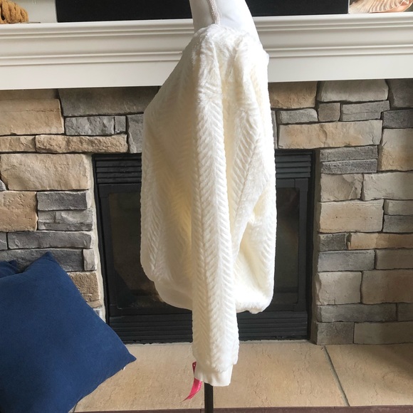 NWT cream faux fur sweatshirt size xlarge - Picture 3 of 8